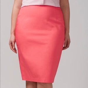 The perfect pencil skirt for summer!